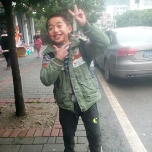 李伟