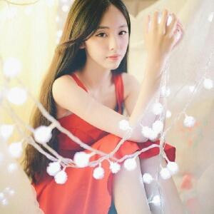 灯光下的我最美