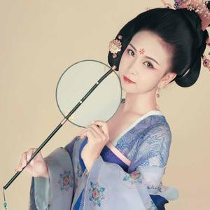 疯一样的萌妹子