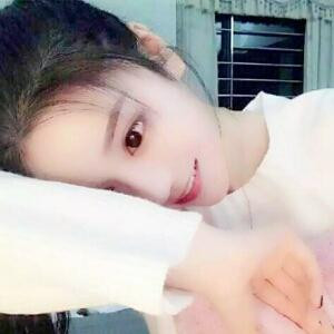 何须执手问年华