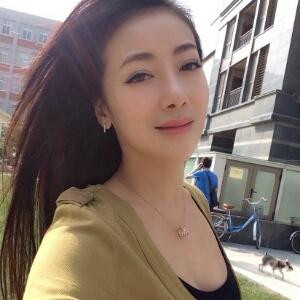 莉莉